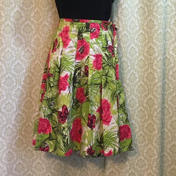 Talbots Dresses & Skirts - ✨HOST PICK✨ Talbots petite floral skirt
